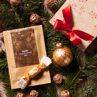 TÁBLÁS CSOKOLÁDÉ, KARÁCSONYFA DÍSZ ÉS SZALONCUKOR