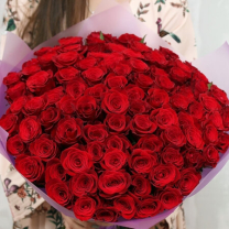 Vörös rózsacsokor 101 szál virágból országos kiszállítással